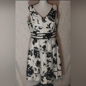 Jessica Howard Black and White Floral Dress